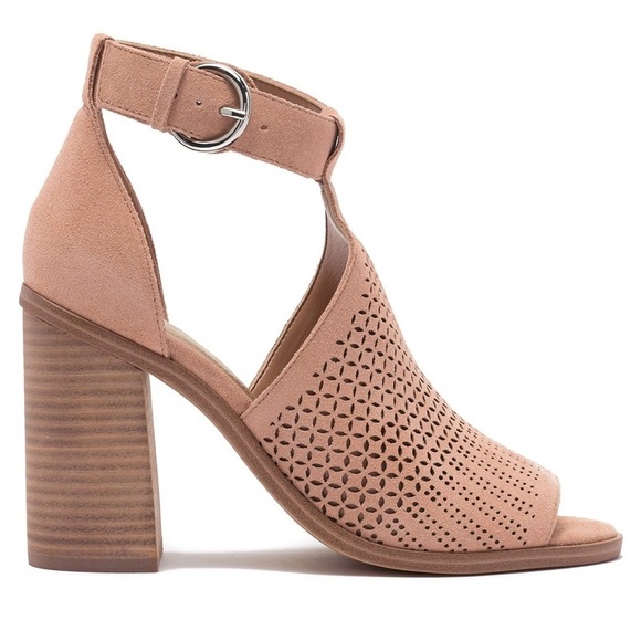 Marc Fisher LTD Vixen Sandal - Picture 8 of 8